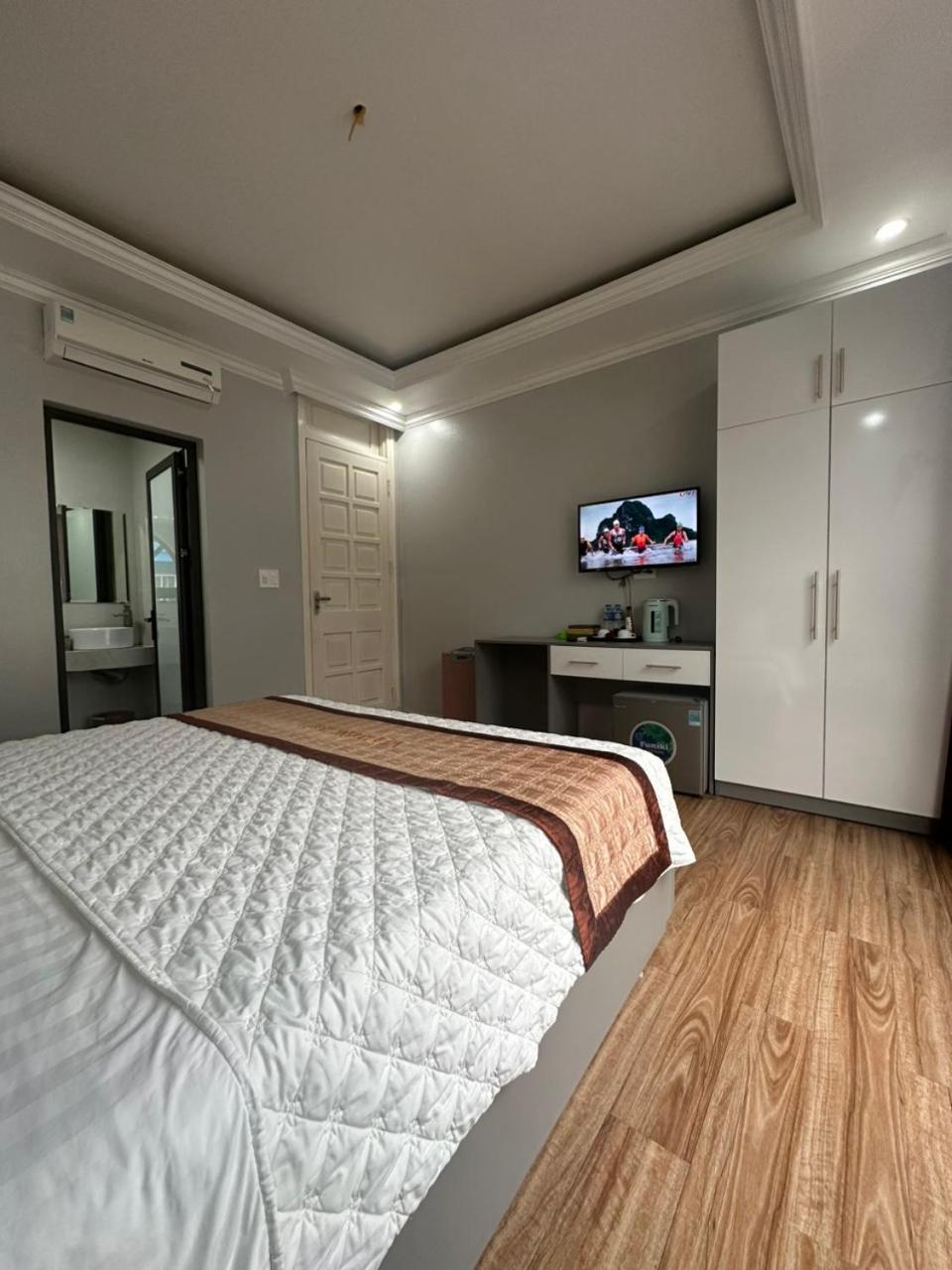 Viet Hoang Hotel Ha Long Eksteriør billede
